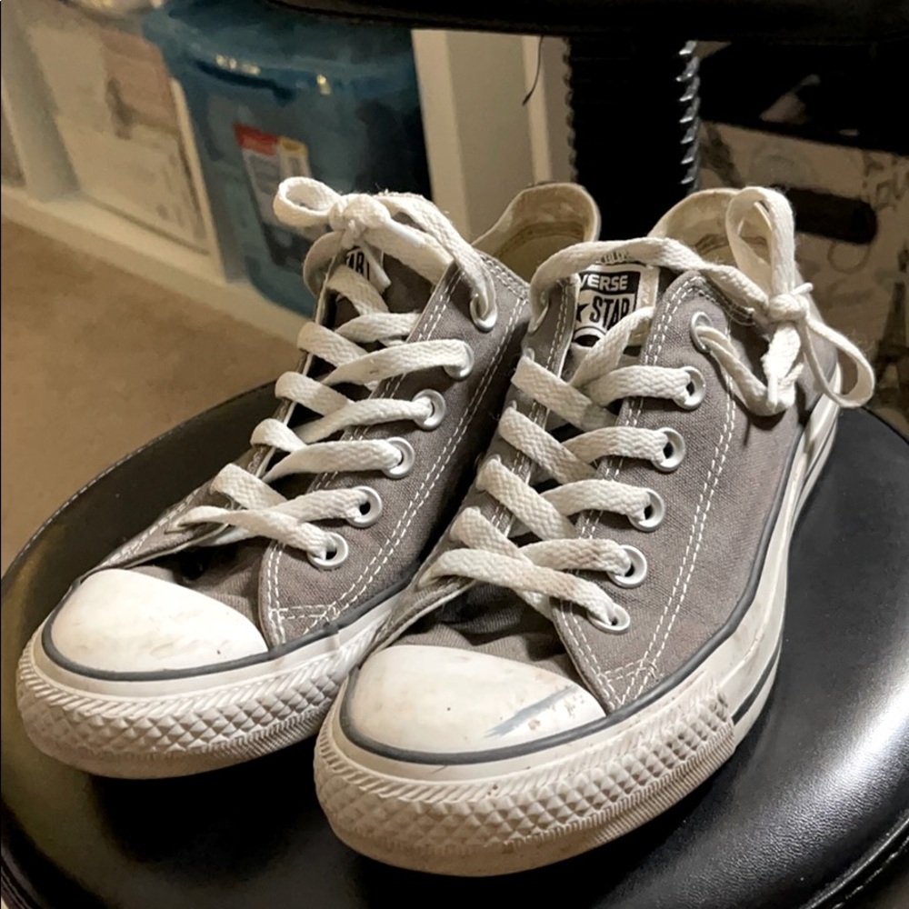 Gray Nike converse